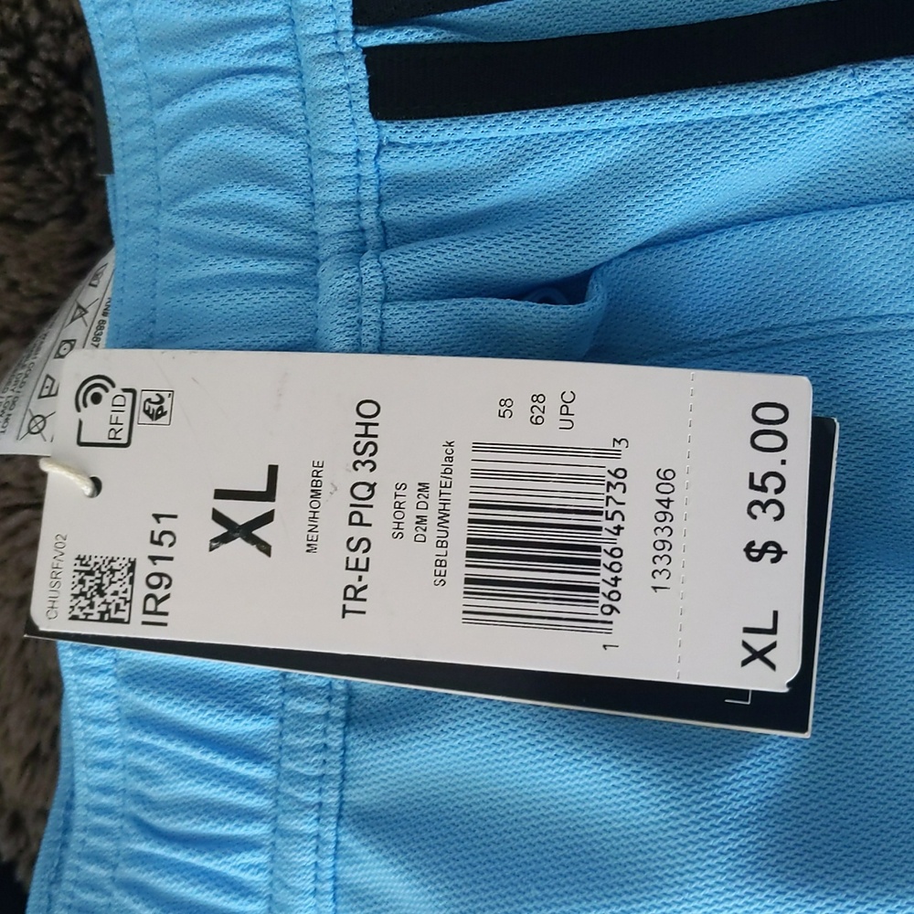 Adidas ๐NWT ๐ค bundle. One shirt, one shorts and one hat size XL ๐ฅ๐ฅ๐ฅ - Picture 4 of 10